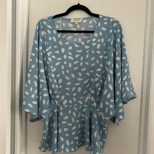 Umgee Blue and White Patterned Blouse